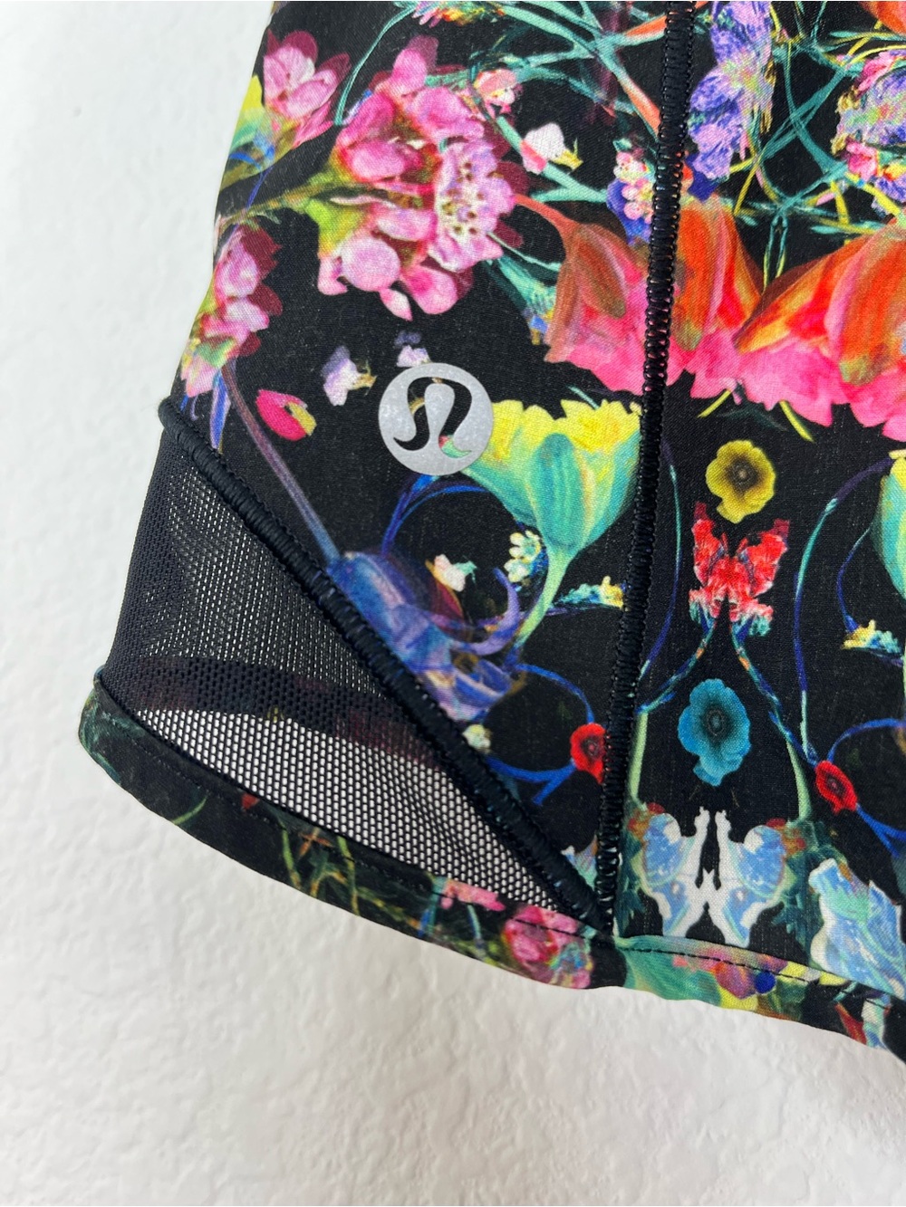 Lululemon Hotty Hot High-Rise Lined Short 4" Flowerscope size 4‎ - Picture 6 of 11
